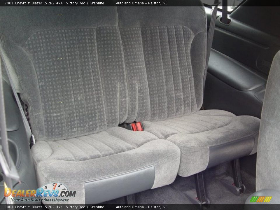 2001 Chevrolet Blazer LS ZR2 4x4 Victory Red / Graphite Photo #20