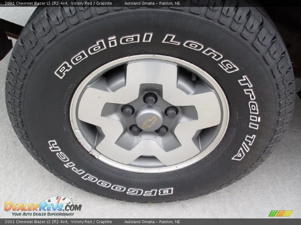 2001 Chevrolet Blazer LS ZR2 4x4 Victory Red / Graphite Photo #21