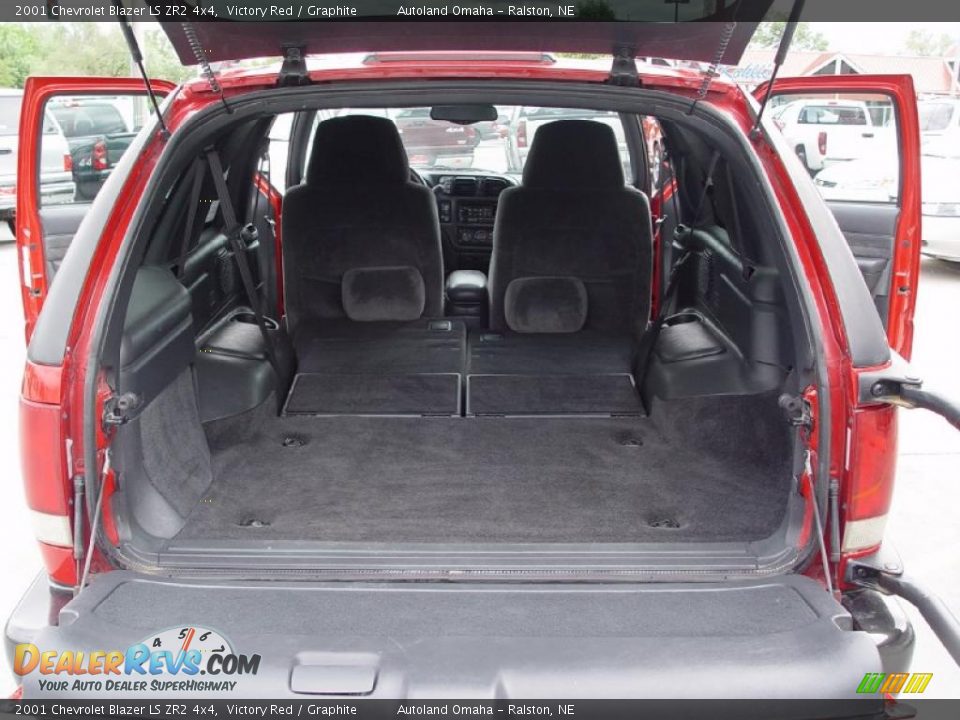2001 Chevrolet Blazer LS ZR2 4x4 Victory Red / Graphite Photo #25