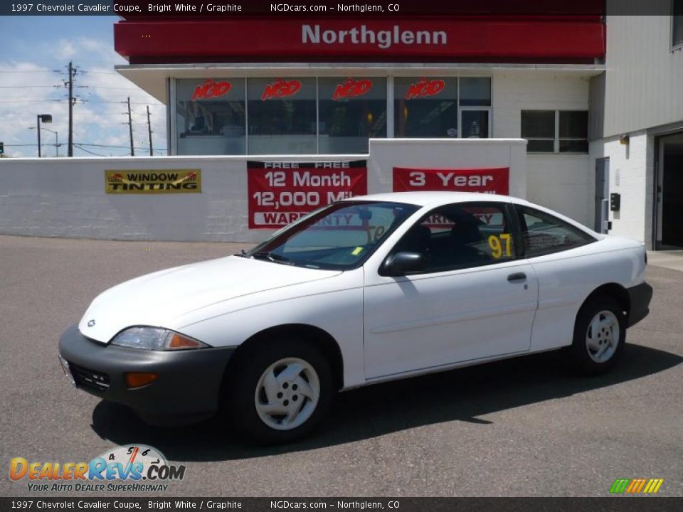 1997 Chevrolet Cavalier Coupe Bright White / Graphite Photo #1