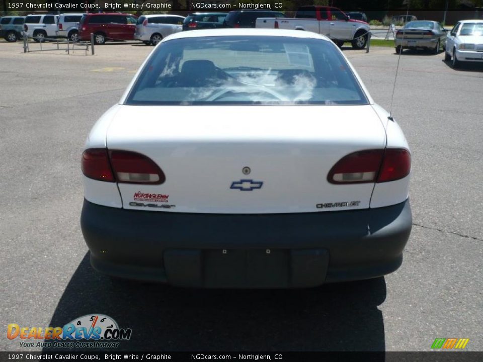 1997 Chevrolet Cavalier Coupe Bright White / Graphite Photo #5