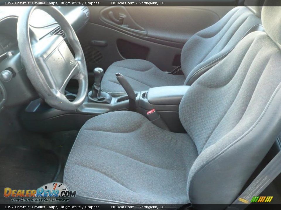 1997 Chevrolet Cavalier Coupe Bright White / Graphite Photo #8