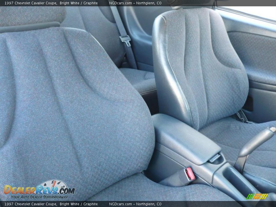 1997 Chevrolet Cavalier Coupe Bright White / Graphite Photo #10