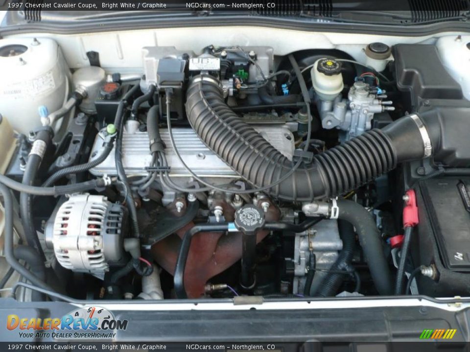 1997 Chevrolet Cavalier Coupe Bright White / Graphite Photo #13