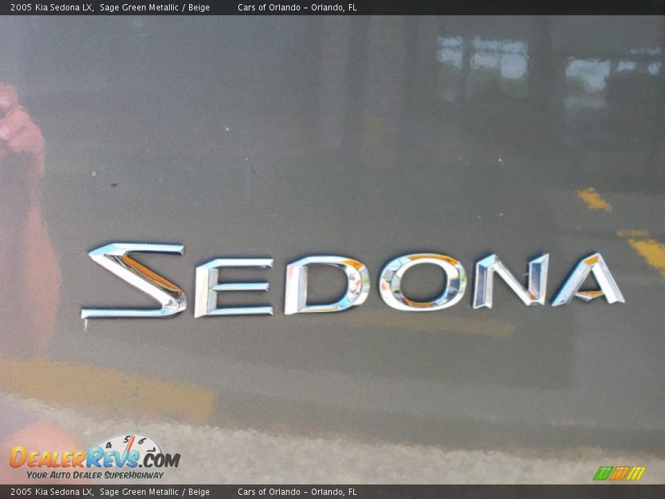 2005 Kia Sedona LX Sage Green Metallic / Beige Photo #9