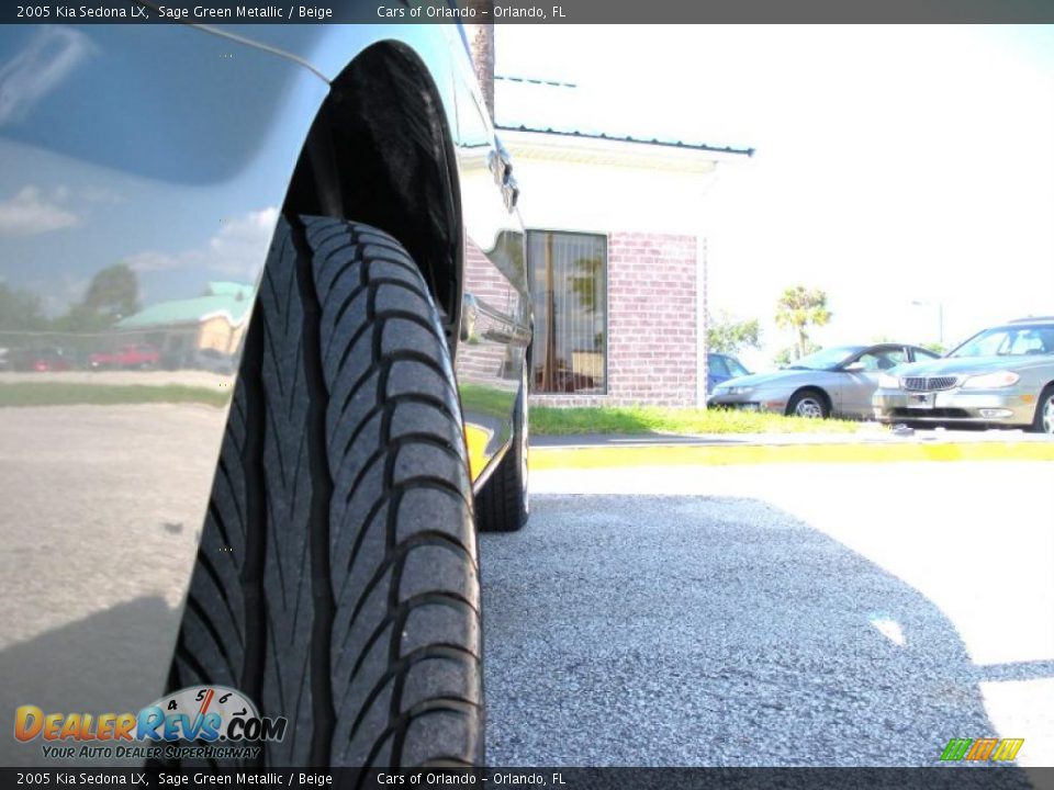 2005 Kia Sedona LX Sage Green Metallic / Beige Photo #11