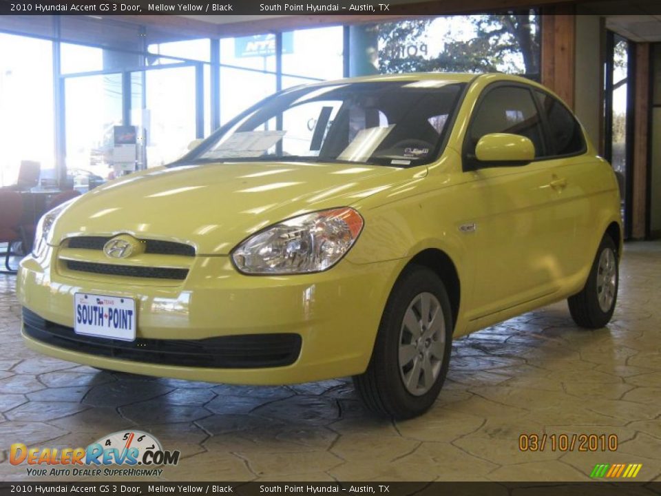 2010 Hyundai Accent GS 3 Door Mellow Yellow / Black Photo #2