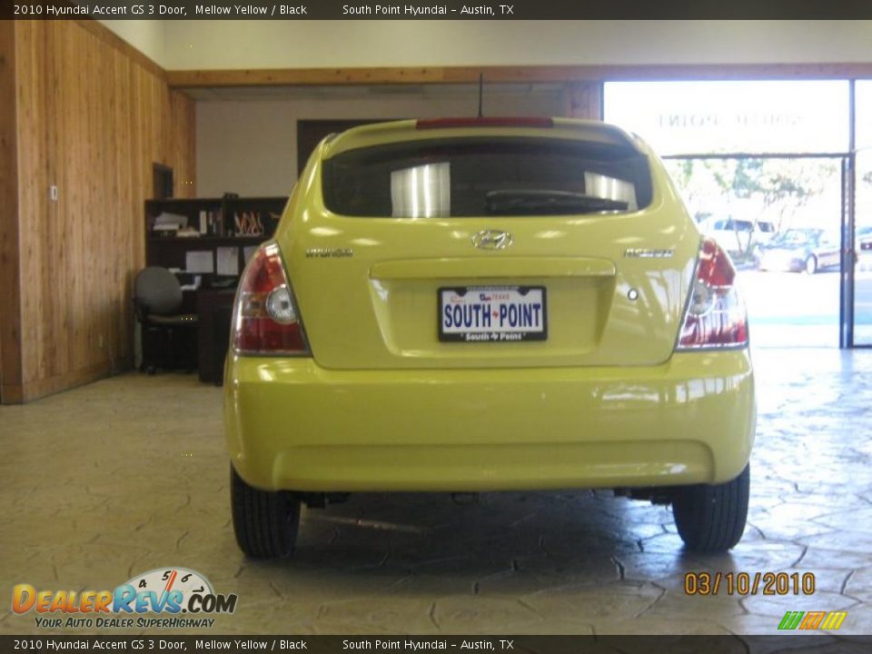 2010 Hyundai Accent GS 3 Door Mellow Yellow / Black Photo #4
