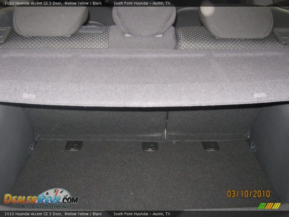 2010 Hyundai Accent GS 3 Door Mellow Yellow / Black Photo #10