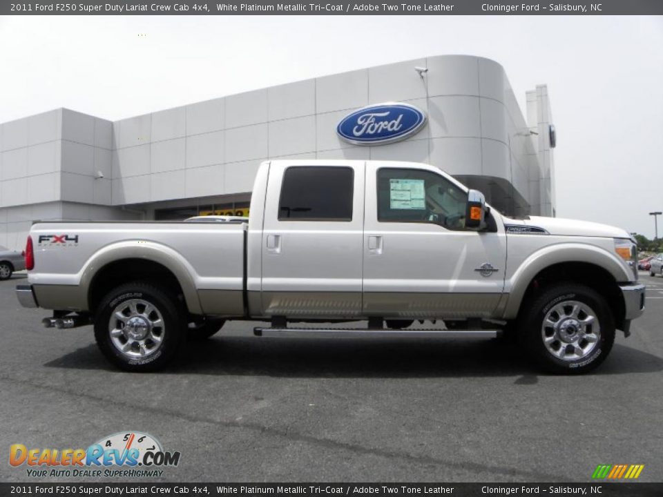 2011 Ford F250 Super Duty Lariat Crew Cab 4x4 White Platinum Metallic Tri-Coat / Adobe Two Tone Leather Photo #2