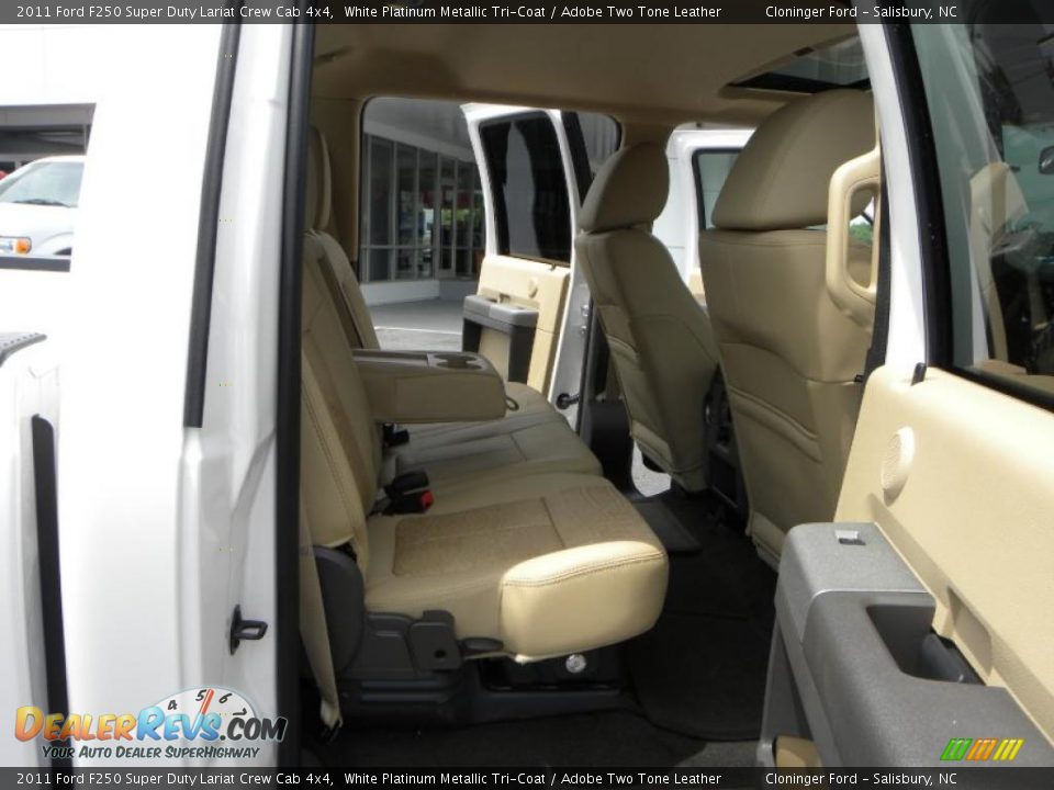 2011 Ford F250 Super Duty Lariat Crew Cab 4x4 White Platinum Metallic Tri-Coat / Adobe Two Tone Leather Photo #10