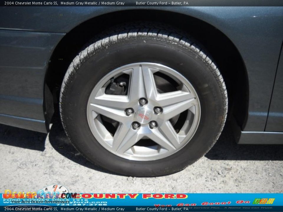 2004 Chevrolet Monte Carlo SS Medium Gray Metallic / Medium Gray Photo #17