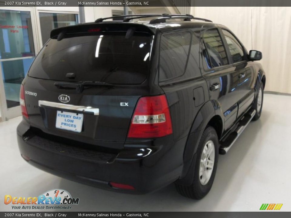 2007 Kia Sorento EX Black / Gray Photo #4
