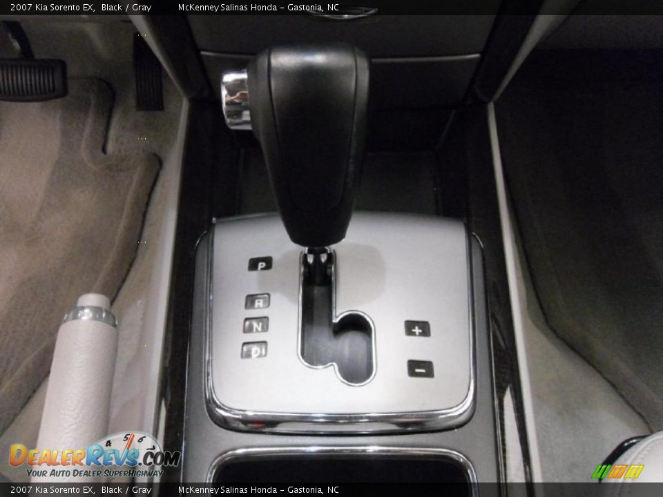2007 Kia Sorento EX Black / Gray Photo #13