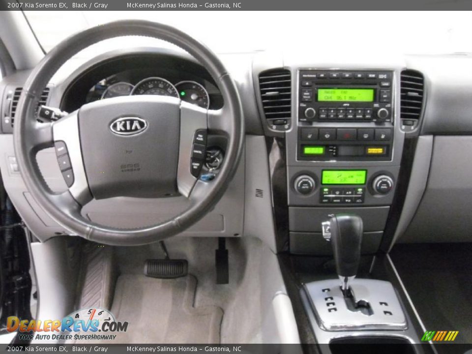 2007 Kia Sorento EX Black / Gray Photo #16