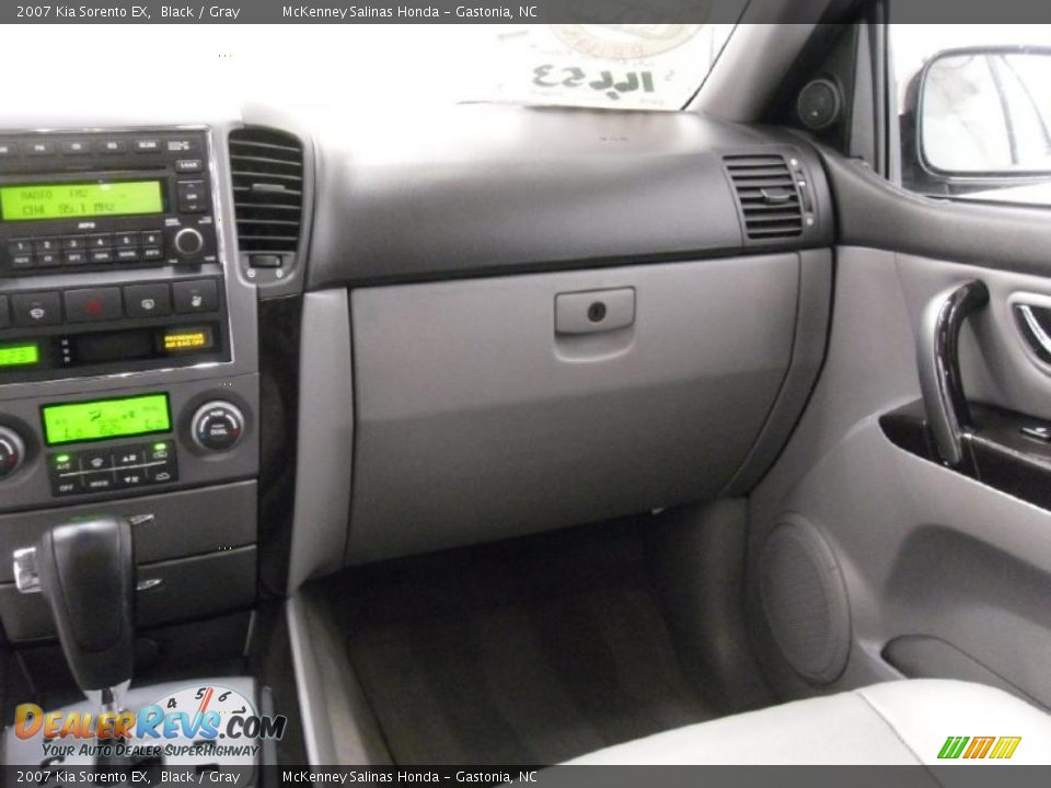2007 Kia Sorento EX Black / Gray Photo #17