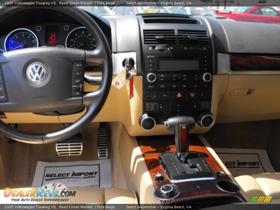 2005 Volkswagen Touareg V8 Reed Green Metallic / Pure Beige Photo #13