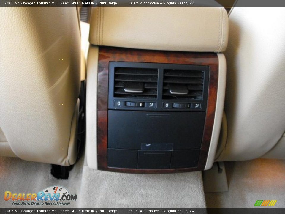 2005 Volkswagen Touareg V8 Reed Green Metallic / Pure Beige Photo #20