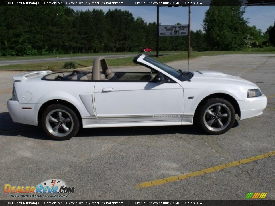 2001 Ford Mustang GT Convertible Oxford White / Medium Parchment Photo #6