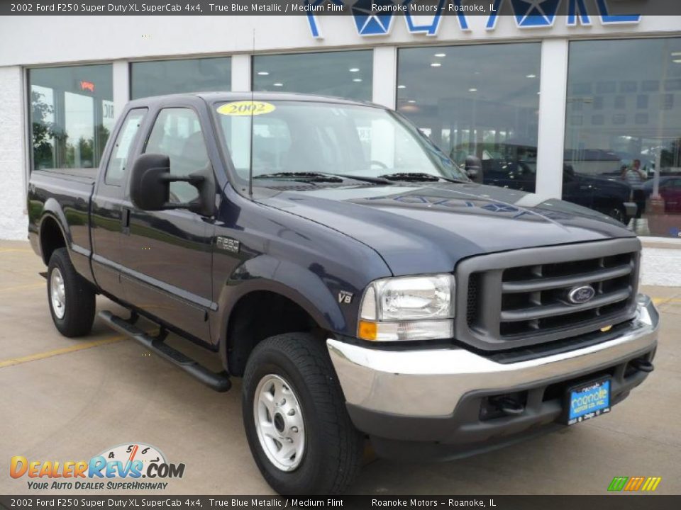 2002 Ford F250 Super Duty XL SuperCab 4x4 True Blue Metallic / Medium Flint Photo #2
