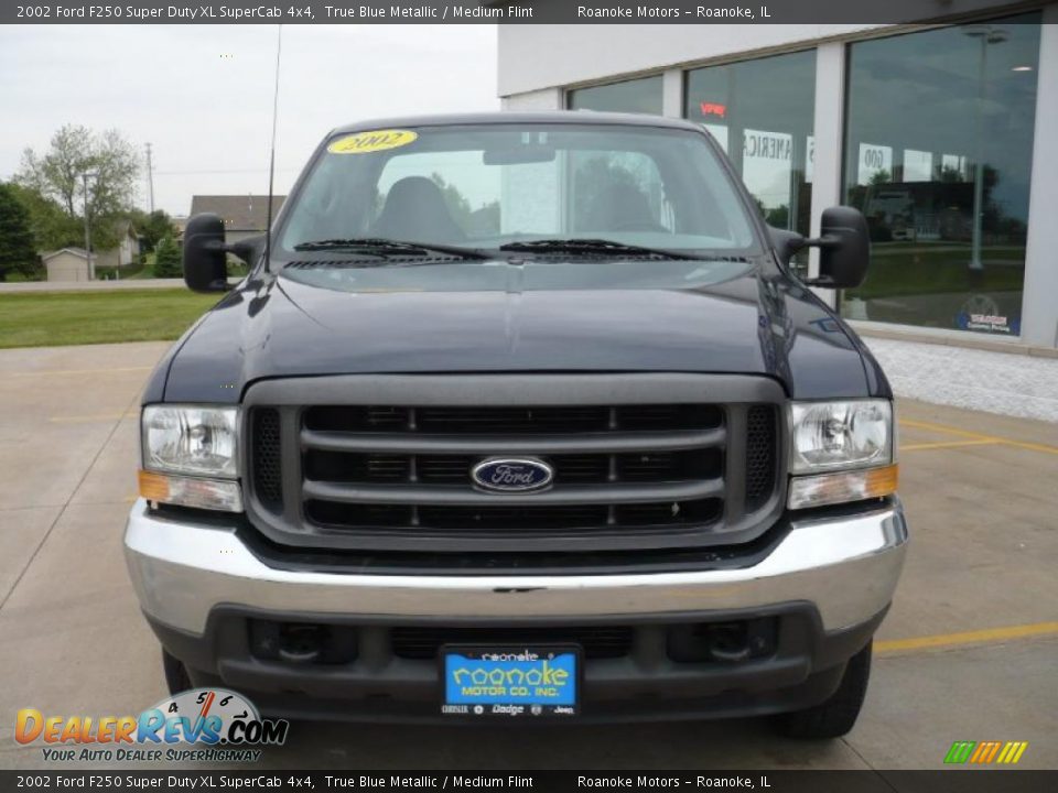 2002 Ford F250 Super Duty XL SuperCab 4x4 True Blue Metallic / Medium Flint Photo #4
