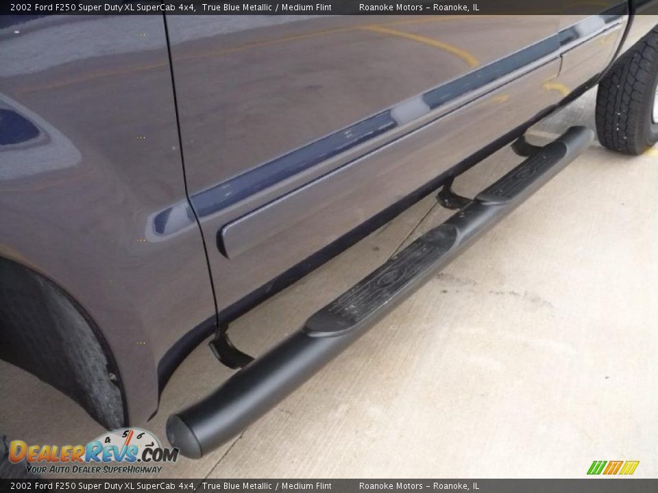 2002 Ford F250 Super Duty XL SuperCab 4x4 True Blue Metallic / Medium Flint Photo #7
