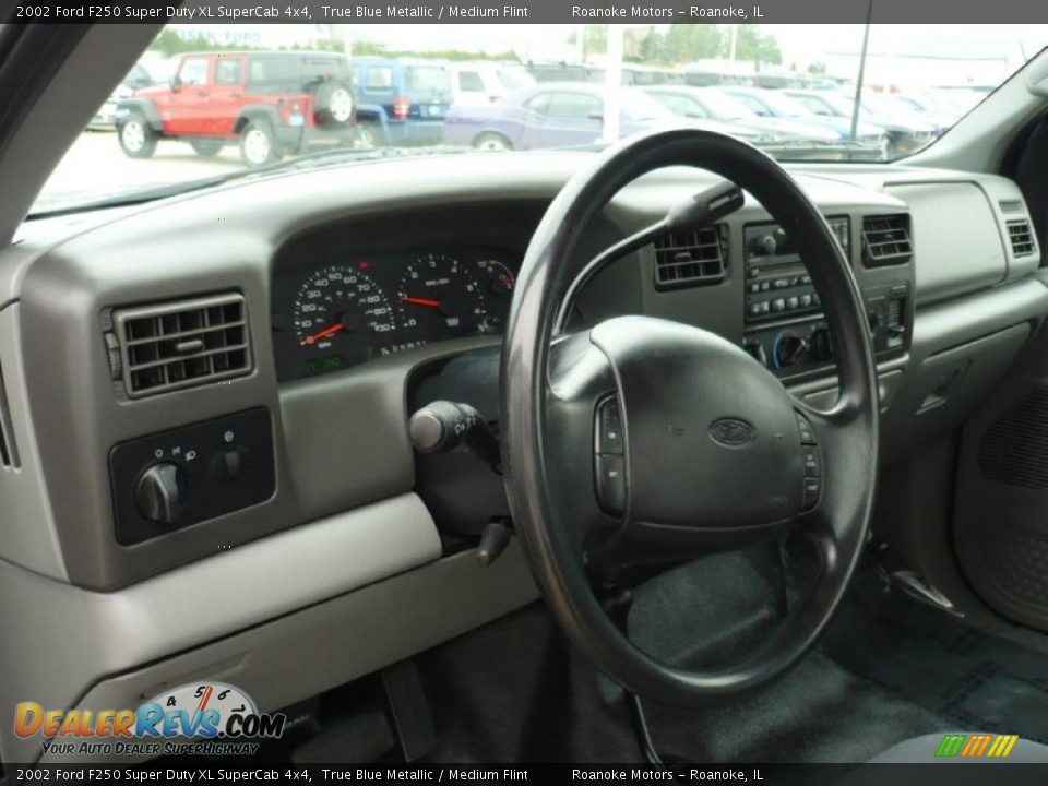 2002 Ford F250 Super Duty XL SuperCab 4x4 True Blue Metallic / Medium Flint Photo #9