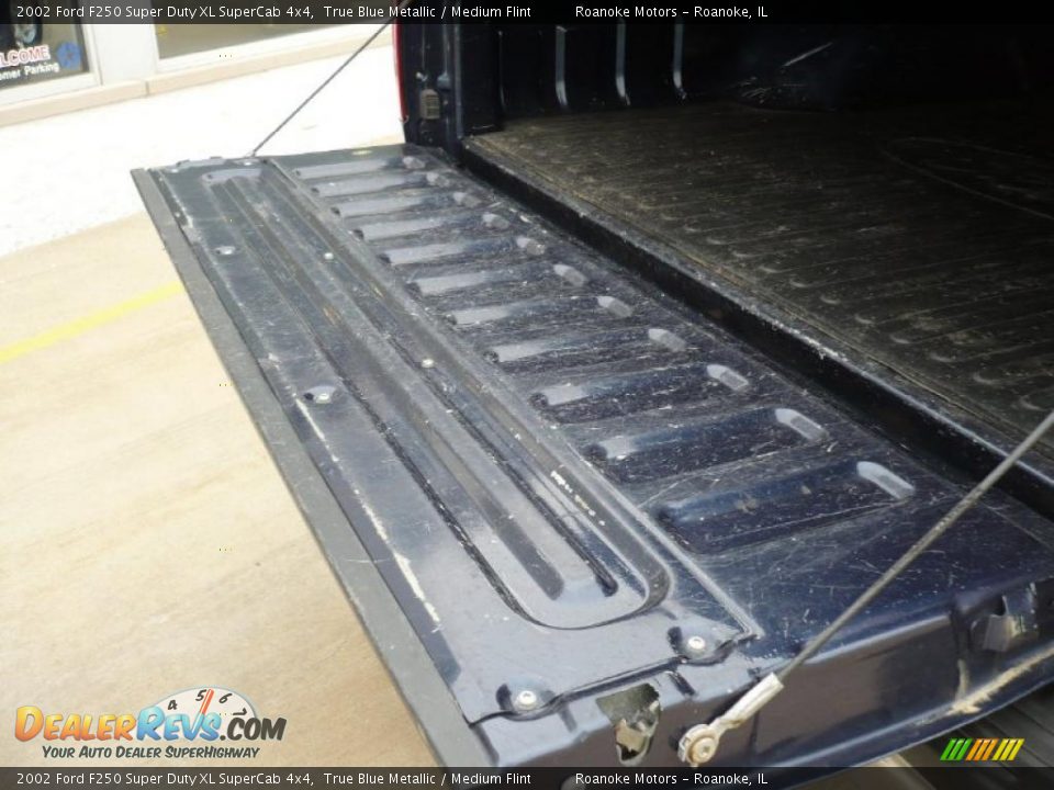 2002 Ford F250 Super Duty XL SuperCab 4x4 True Blue Metallic / Medium Flint Photo #13