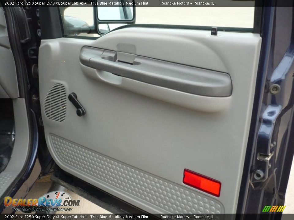 2002 Ford F250 Super Duty XL SuperCab 4x4 True Blue Metallic / Medium Flint Photo #19