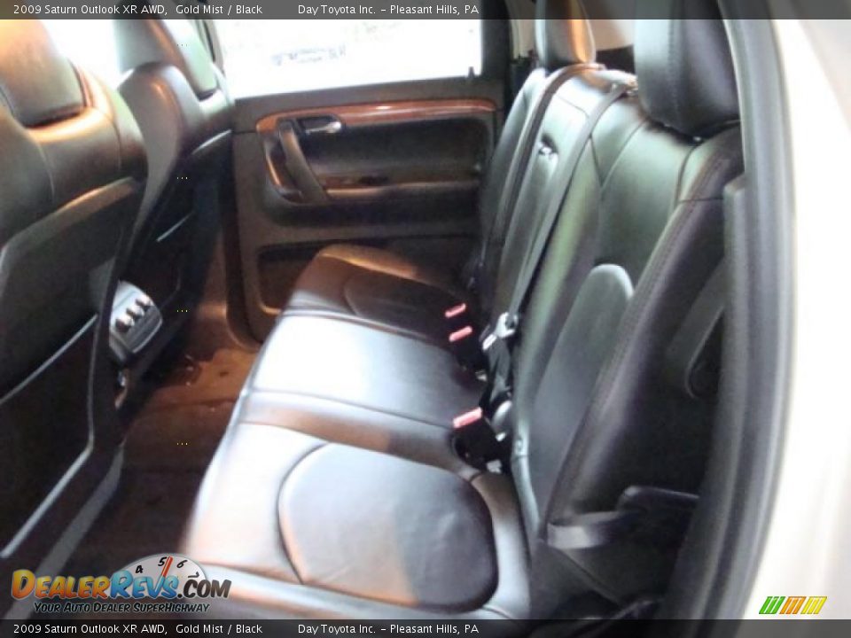2009 Saturn Outlook XR AWD Gold Mist / Black Photo #9