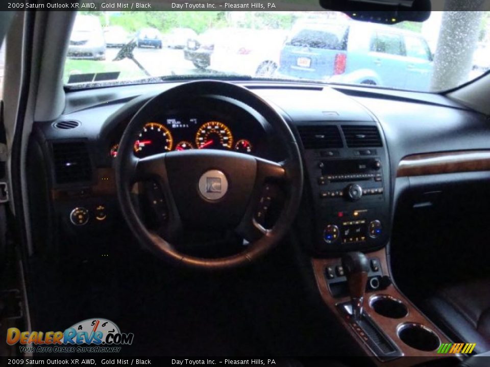 2009 Saturn Outlook XR AWD Gold Mist / Black Photo #10