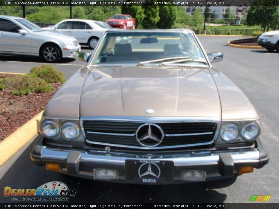 1988 Mercedes-Benz SL Class 560 SL Roadster Light Beige Metallic / Parchment Photo #2
