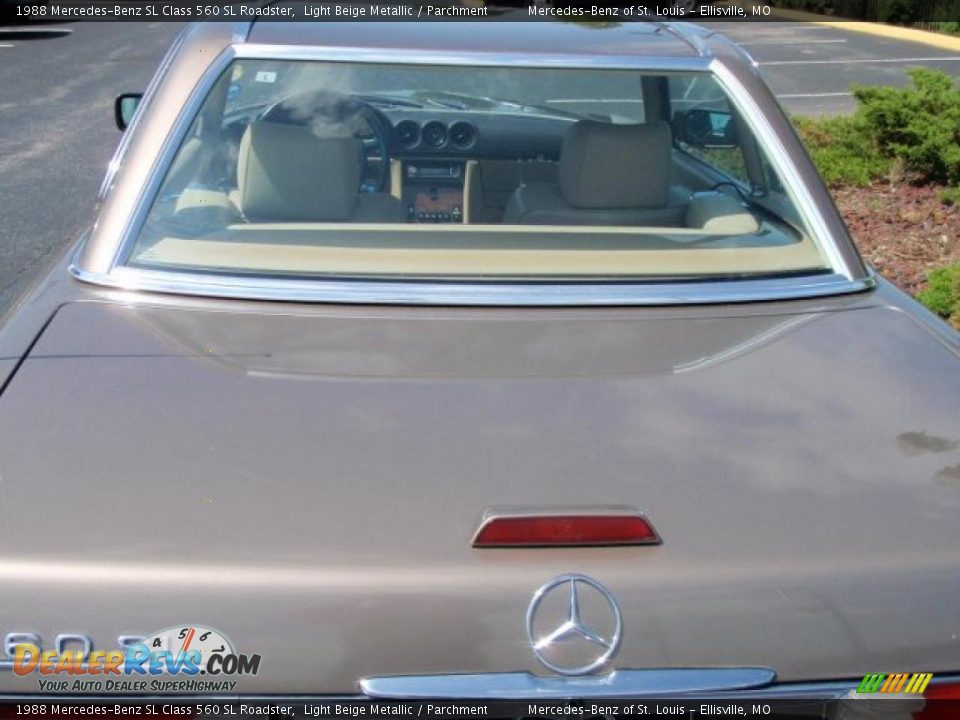 1988 Mercedes-Benz SL Class 560 SL Roadster Light Beige Metallic / Parchment Photo #21