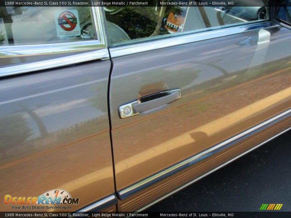 1988 Mercedes-Benz SL Class 560 SL Roadster Light Beige Metallic / Parchment Photo #25