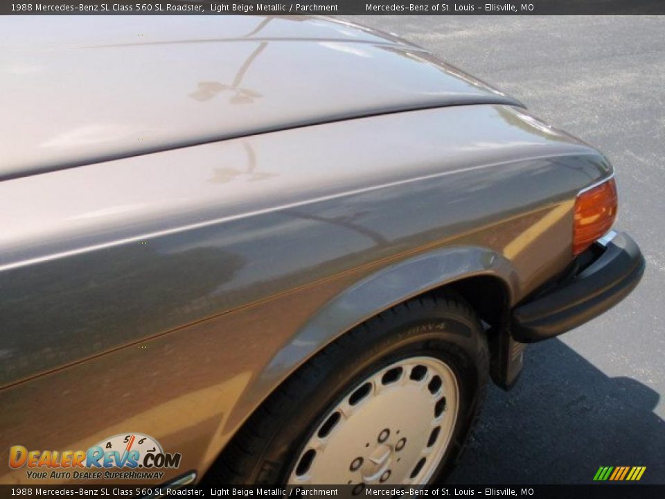 1988 Mercedes-Benz SL Class 560 SL Roadster Light Beige Metallic / Parchment Photo #27