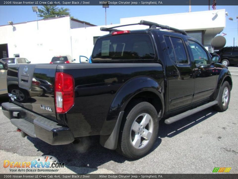 2006 Nissan Frontier LE Crew Cab 4x4 Super Black / Steel Photo #8