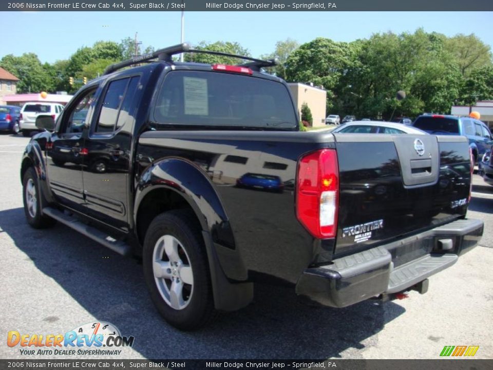 2006 Nissan Frontier LE Crew Cab 4x4 Super Black / Steel Photo #10