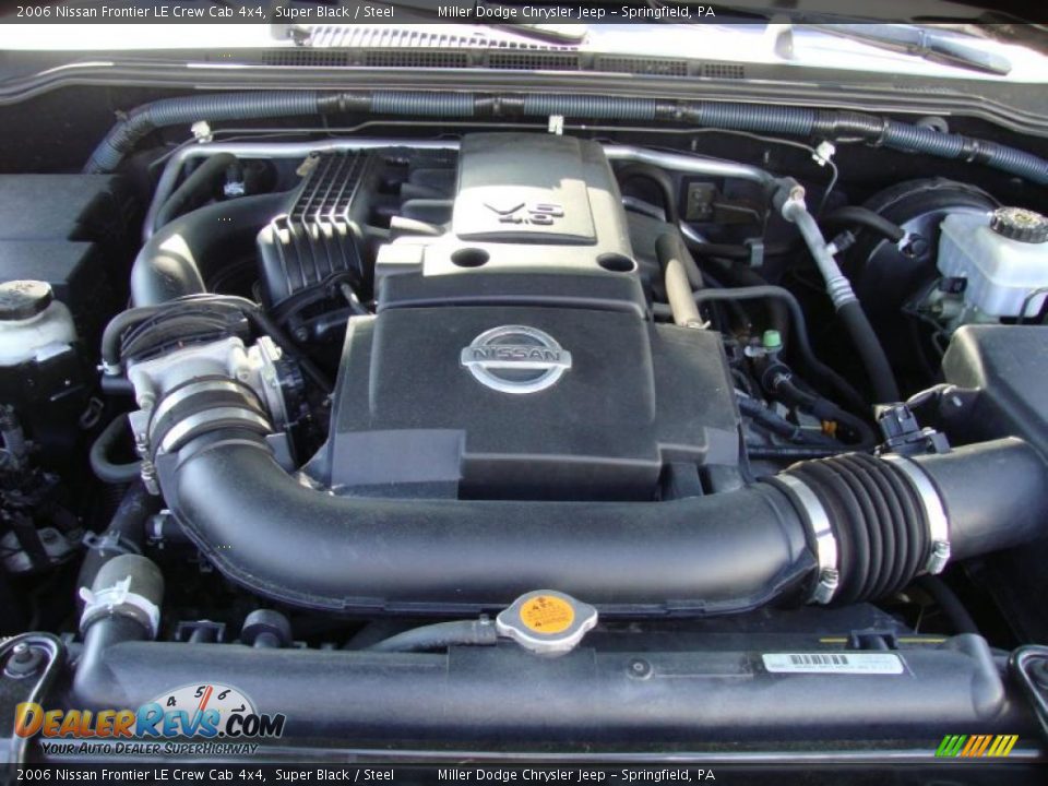 2006 Nissan Frontier LE Crew Cab 4x4 Super Black / Steel Photo #32