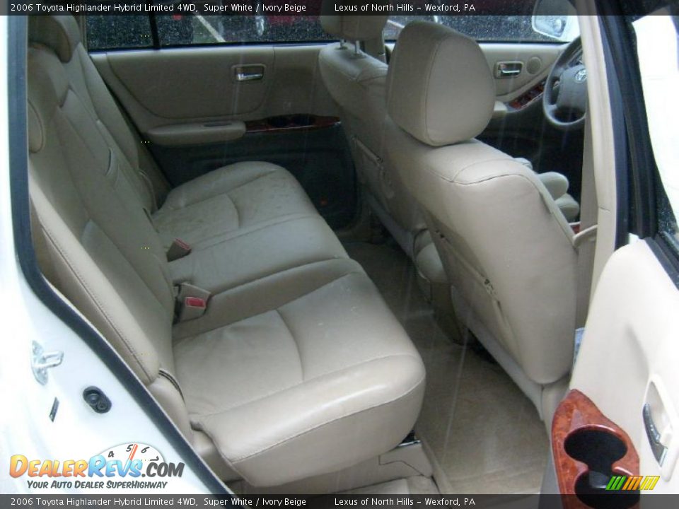 2006 Toyota Highlander Hybrid Limited 4WD Super White / Ivory Beige Photo #16