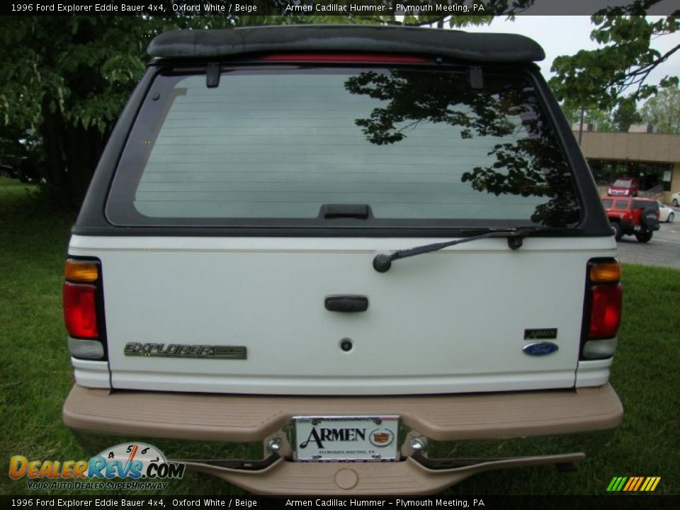 1996 Ford Explorer Eddie Bauer 4x4 Oxford White / Beige Photo #8