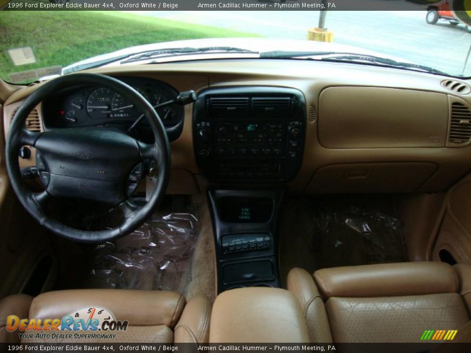 1996 Ford Explorer Eddie Bauer 4x4 Oxford White / Beige Photo #25