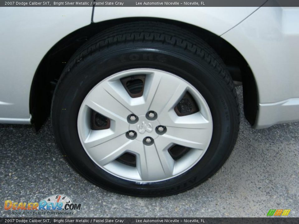 2007 Dodge Caliber SXT Bright Silver Metallic / Pastel Slate Gray Photo #11