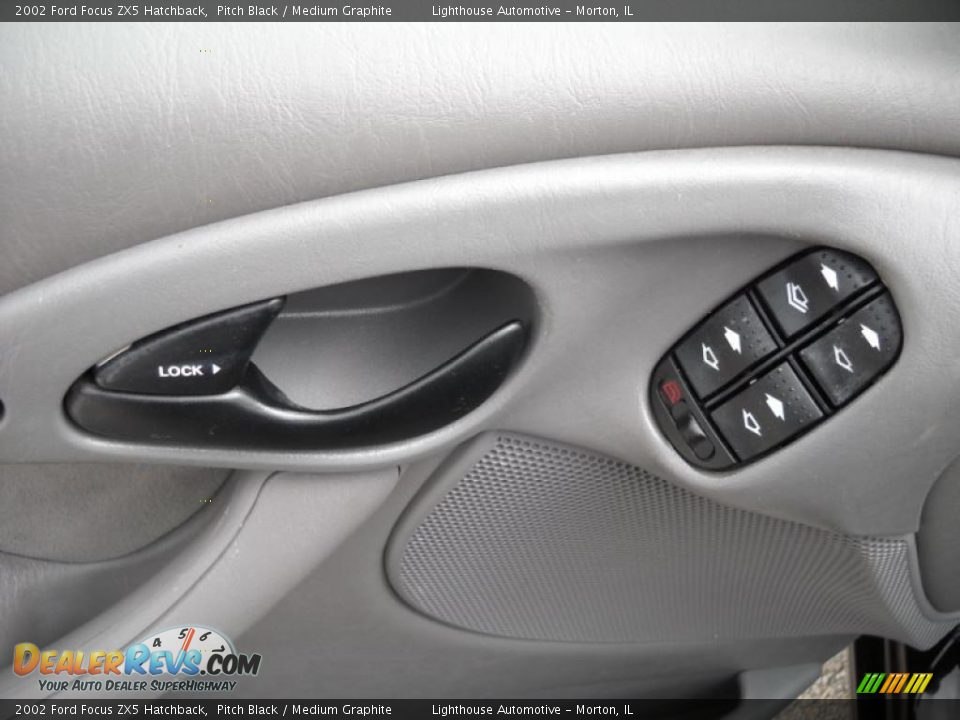 2002 Ford Focus ZX5 Hatchback Pitch Black / Medium Graphite Photo #12