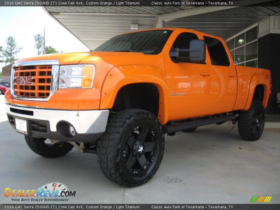 2010 GMC Sierra 2500HD Z71 Crew Cab 4x4 Custom Orange / Light Titanium Photo #2