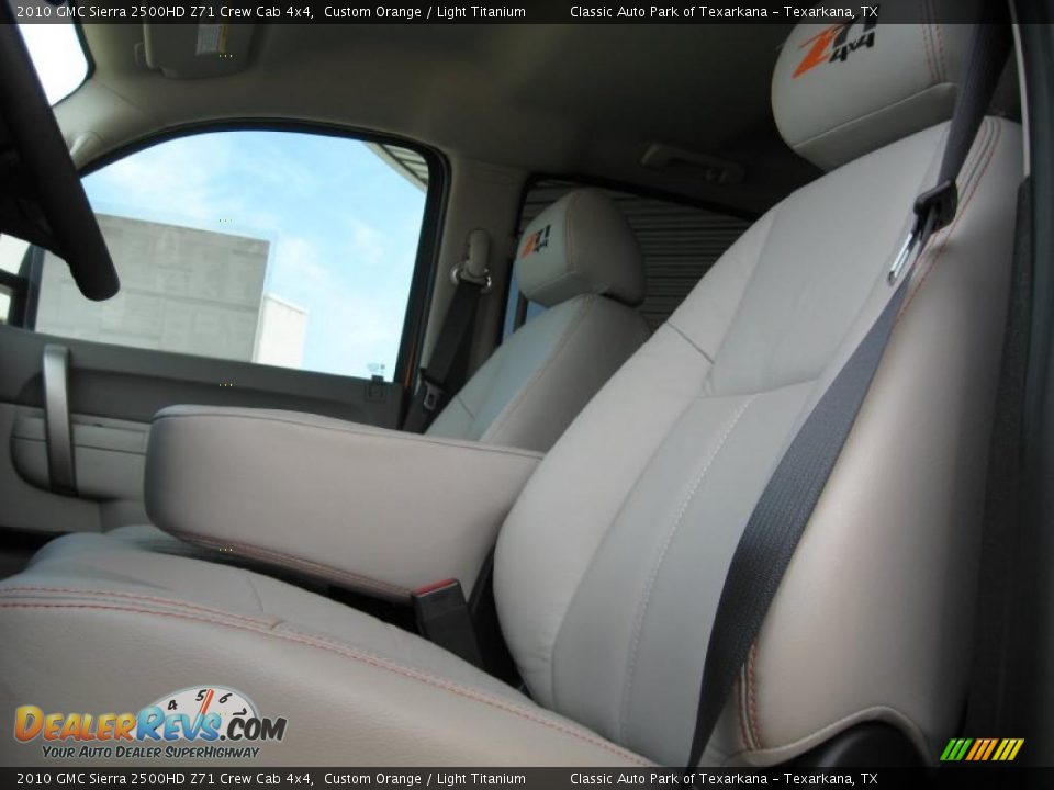 2010 GMC Sierra 2500HD Z71 Crew Cab 4x4 Custom Orange / Light Titanium Photo #14