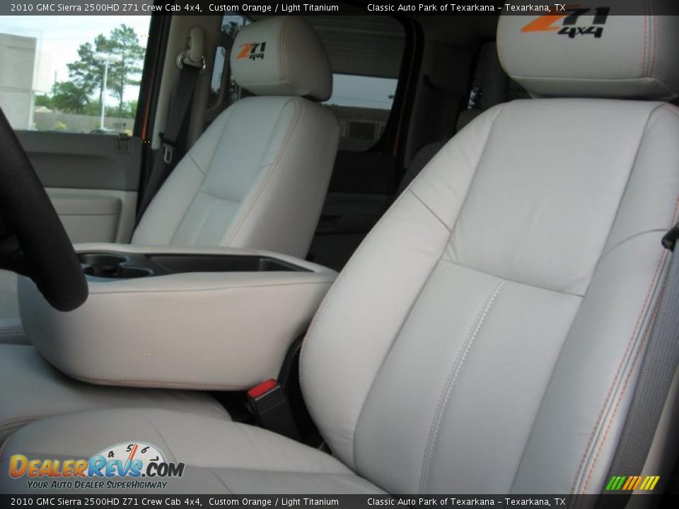 2010 GMC Sierra 2500HD Z71 Crew Cab 4x4 Custom Orange / Light Titanium Photo #17