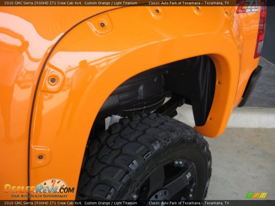 2010 GMC Sierra 2500HD Z71 Crew Cab 4x4 Custom Orange / Light Titanium Photo #19