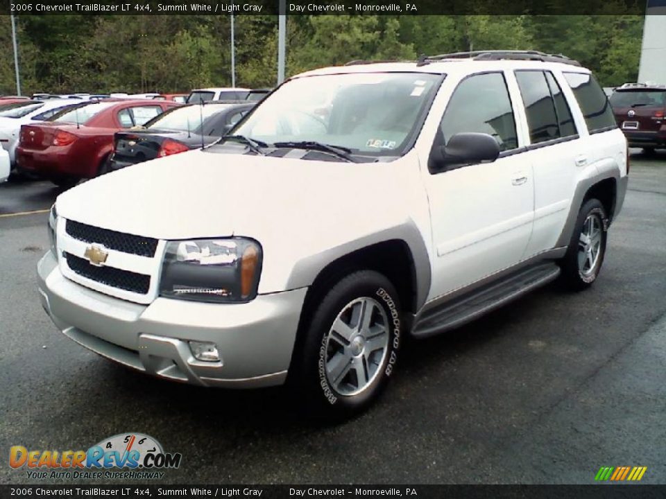 2006 Chevrolet TrailBlazer LT 4x4 Summit White / Light Gray Photo #1