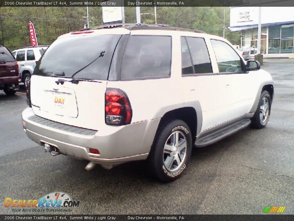 2006 Chevrolet TrailBlazer LT 4x4 Summit White / Light Gray Photo #3