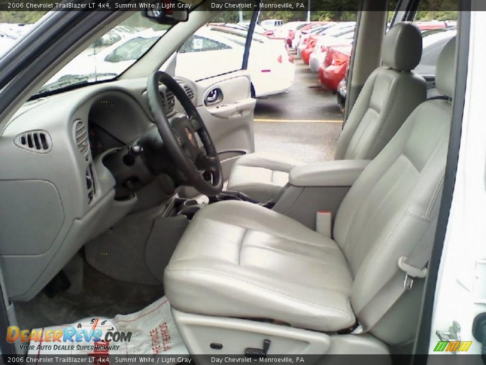 2006 Chevrolet TrailBlazer LT 4x4 Summit White / Light Gray Photo #5